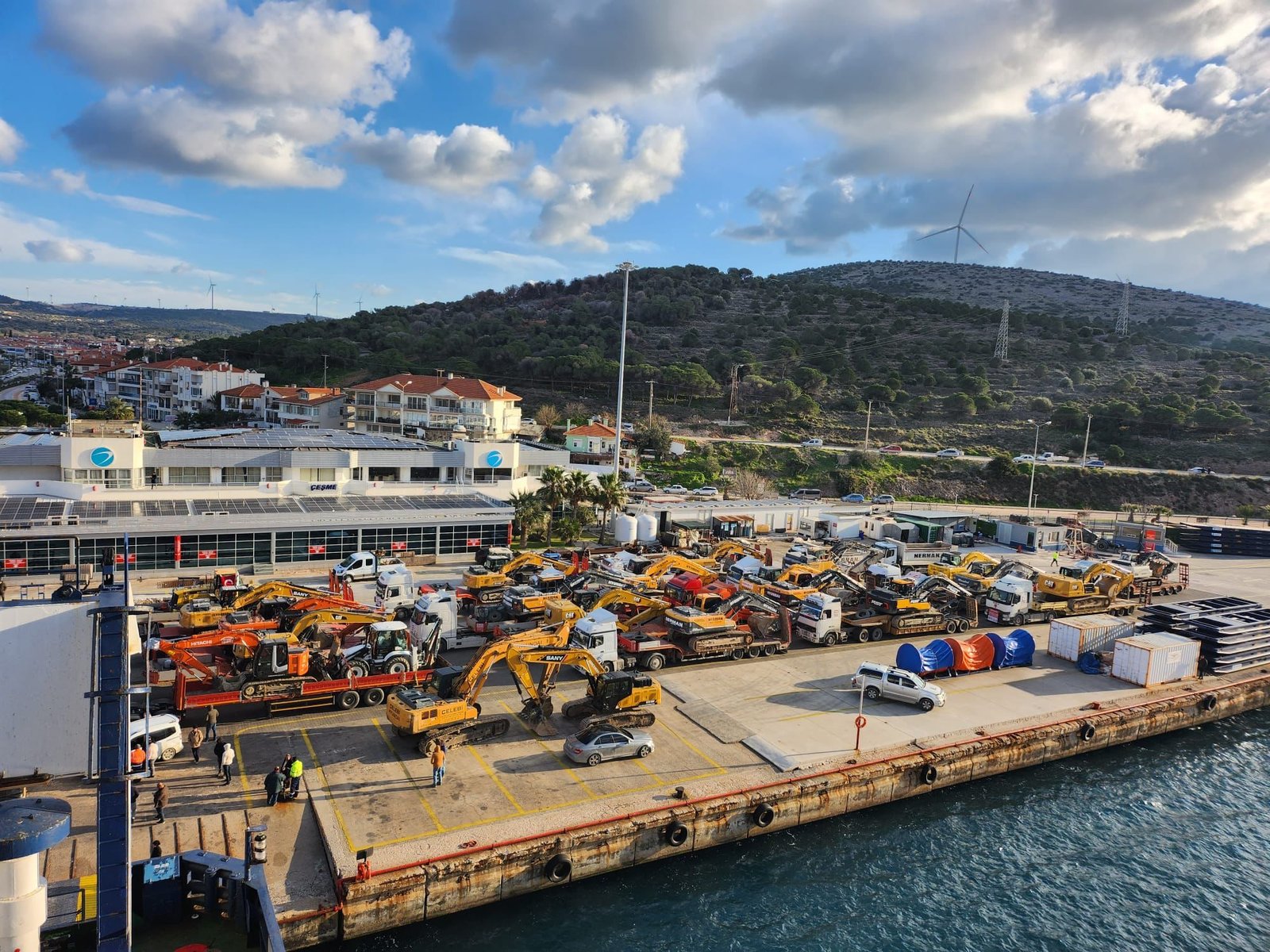 HSM inşaat olarak tüm ekiplerimizle birlikte afet bölgesindeyiz